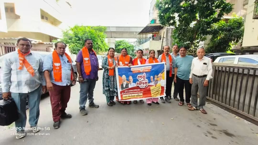 BJPStadiumWard's tweet photo. કેન્દ્રીય ગૃહ અને સહકારિતા મંત્રી &amp; આપણા સાંસદશ્રી @AmitShah ની પ્રેરણાથી તેમજ ધારાસભ્યશ્રી @iJitubhagat ના માર્ગદર્શન હેઠળ નારણપુરા વિધાનસભાના સ્ટેડિયમ વોર્ડમાં રમકડા એકત્રીકરણ &amp; લોકસંપર્ક કાર્યક્રમ યોજાયો.
જેમાં વોર્ડના મહામંત્રીશ્રીઓ કાઉન્સિલરશ્રીઓ અને કાર્યકર્તાઓ હાજર રહ્યા. https://t.co/hn87d0GVCR