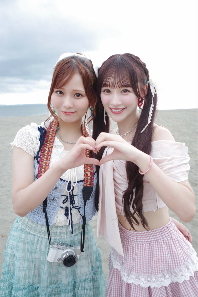 otoshima_risa's tweet photo. 『 夏名残サマーチューン 』
MV公開されました🏖️

https://t.co/pXugqkTqoV

みんなで海みたり、花火をしたり
ずっと楽しかった🫶🏻　
サビの振付一緒にしようね👋 https://t.co/qrRoNJXPMQ