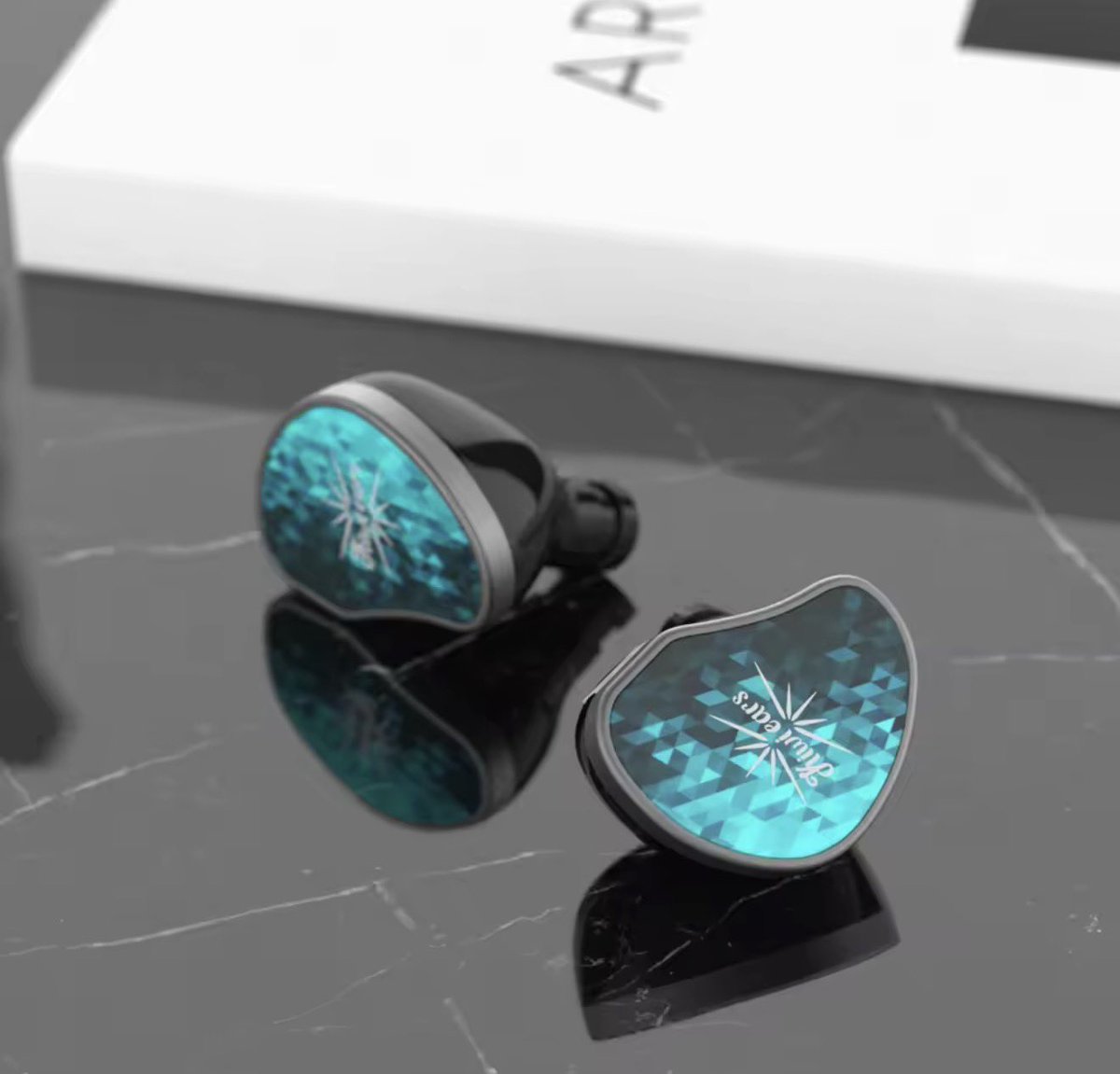 trefle_lab's tweet photo. ‼️新製品情報‼️
⭐️⸝⸝꙳Kiwi Ears Stardust (1DD+4BA)✨
価格➡️『10741円』✨️‼️

クーポン使えますよ〜( ´ ▽ ` )ﾉ
かなりお得な状態だと思います🙋‍♀️

🎫クーポン：IFP7LOLH
🪙コイン割6% 
https://t.co/1Nyq6xRmLi https://t.co/LmXbLb27le
