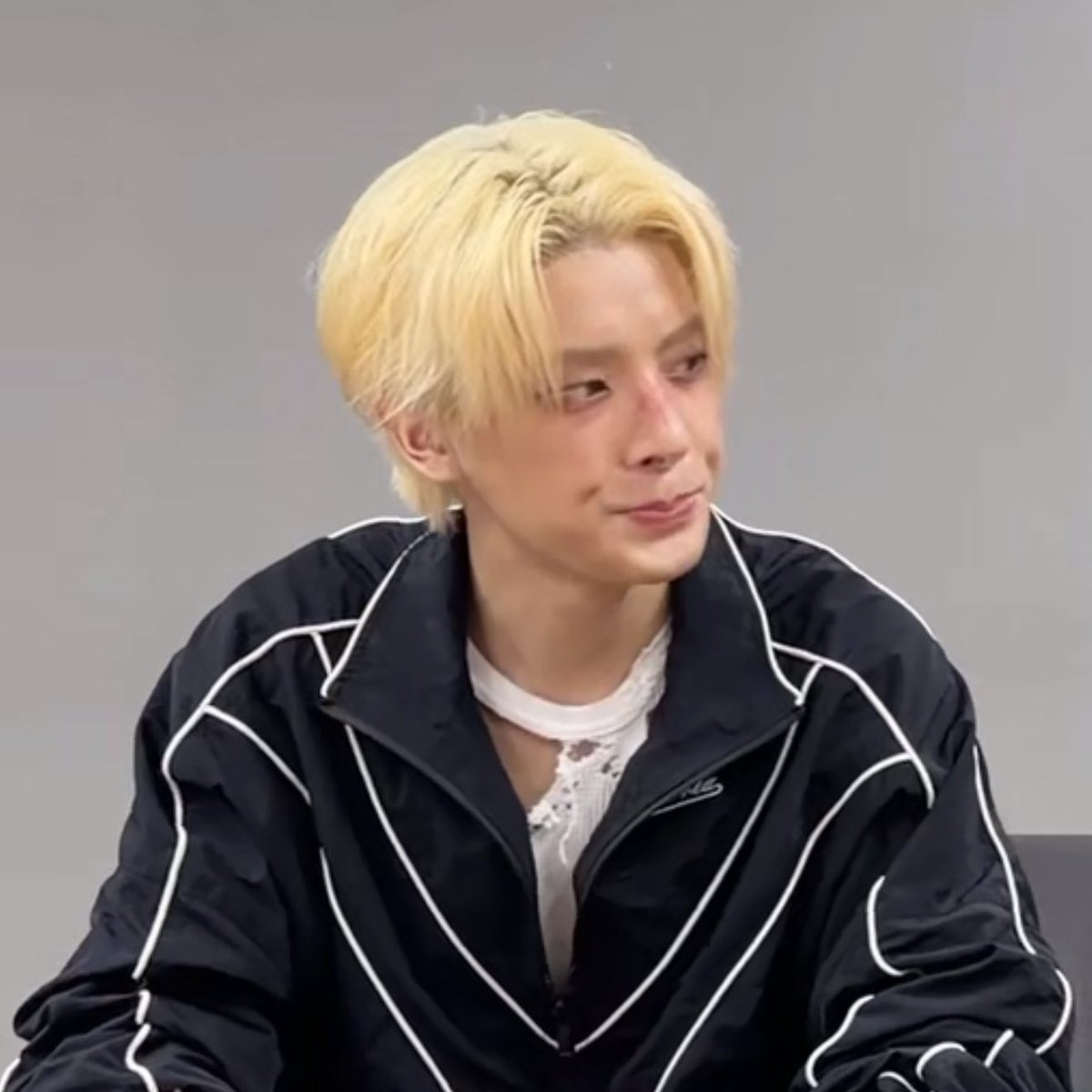 holdontightjake's tweet photo. 캬캬캬 쁍조개 https://t.co/CuKUUu7XR2