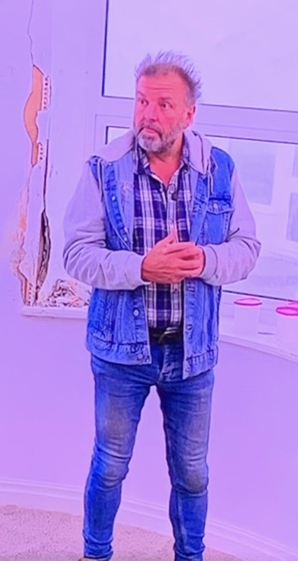 SamBrooks000's tweet photo. Obsessed with my Mum messaging me just to slag off Martin Roberts 🤣 https://t.co/kZZmC5Ff7c