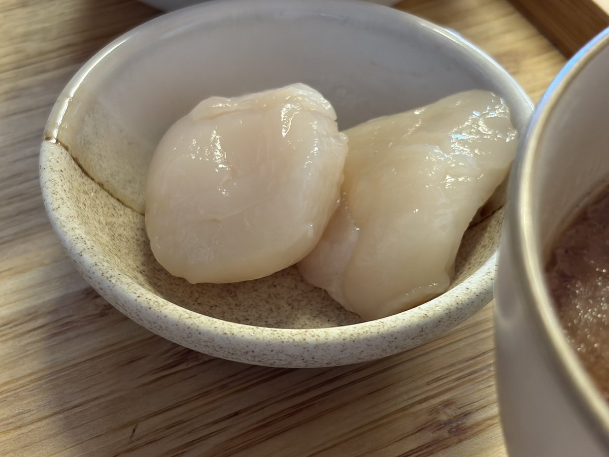 P_Ponchokitchen's tweet photo. せっかく筋トレダイエットしてたがリセットされました笑。しょうがない北海道美味しいものありすぎる！ https://t.co/o3fUzFnur0