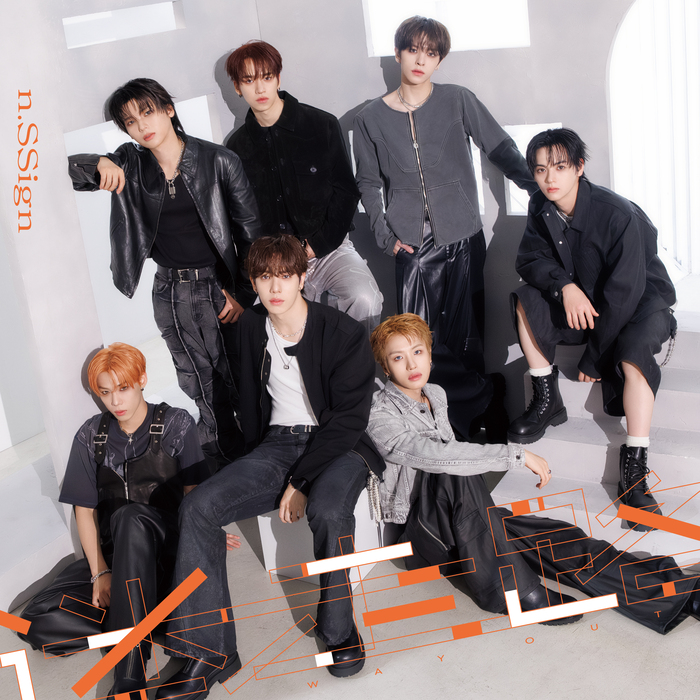 _Kanpen's tweet photo. 【n.SSign （エンサイン）】
Japan 1st Mini Album『迷走路 -WAY OUT-』より、 「LOOK AT ME NOW!」先行配信リリース決定♪
収録曲・ジャケット写真を公開！
アクスタ写真も♡
オンラインストア限定イベントも開催決定
➡ https://t.co/gaa4FFCbeq
#nSSign   #エンサイン  #엔싸인 https://t.co/dWUFe69Pok