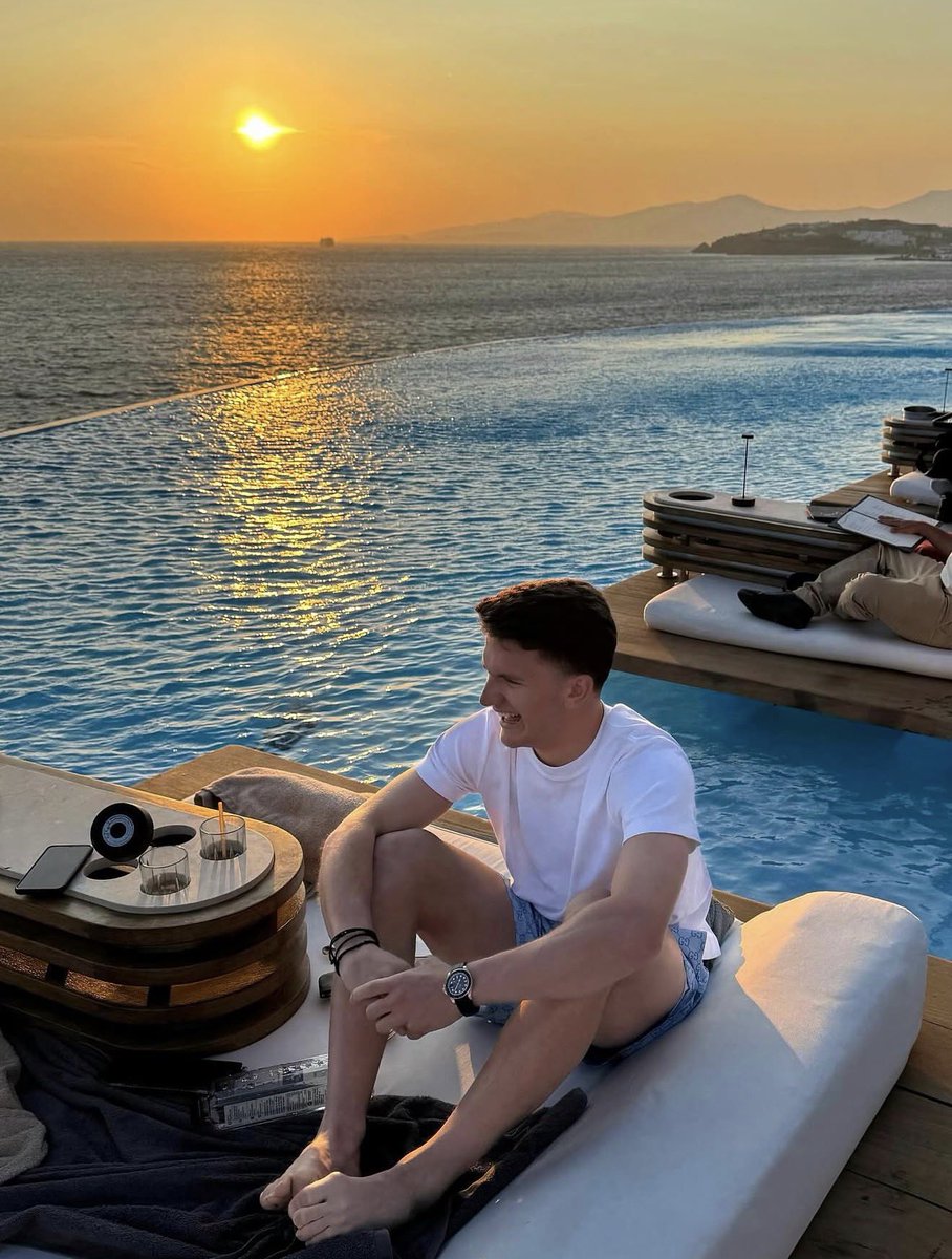 Kenanfage's tweet photo. 🏊🏄🏻 https://t.co/HvwUnk6xMR