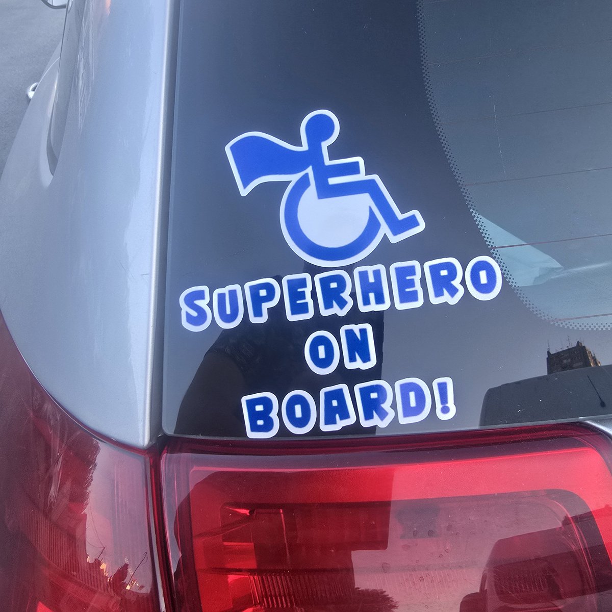 100leBgd's tweet photo. Samo da vidite kakvu sam novu nalepnicu nasao za mog velikog superheroja!
Masite kad se vidimo!
👊♥️ https://t.co/0anguiFxMv