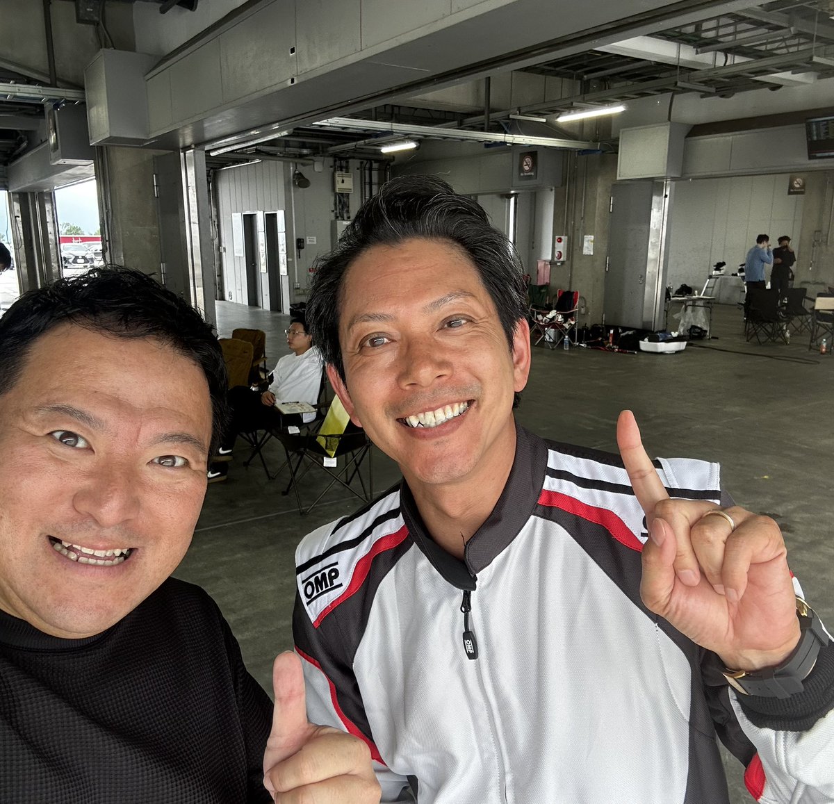 Tagachan1's tweet photo. エコカーカップのピットで
お会いした様々なカテゴリーでご活躍の皆さんと、様々なカテゴリーで選手を支えていらっしゃるお方も😊
お疲れ様でした〜❗️
#EcoCarCup
#エコカーカップ
#モースポエンジョイ部 https://t.co/HBYzf9qeWc