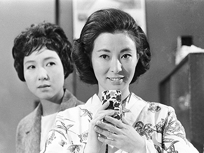 yokogawacinema's tweet photo. 【TBSレトロスペクティブ映画祭 石井ふく子特集】1960年代の「東芝日曜劇場」から名作８本の特集上映です‼️

「女と味噌汁」1965年6月20日放送
⏰8/25（火）16:30、30（日）10:00、9/3（木）11:20

食を通してシスターフッドを描く傑作、第１弾。
脚本：平岩弓枝　出演：池内淳子、山岡久乃、長山藍子 https://t.co/RtoESxTLZW