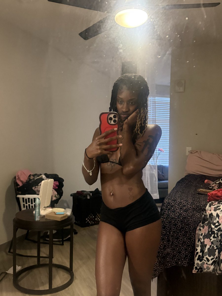 Keepiitklassyy's tweet photo. New mirror overly tea WHERES THE BRITISH https://t.co/stcEInwV19