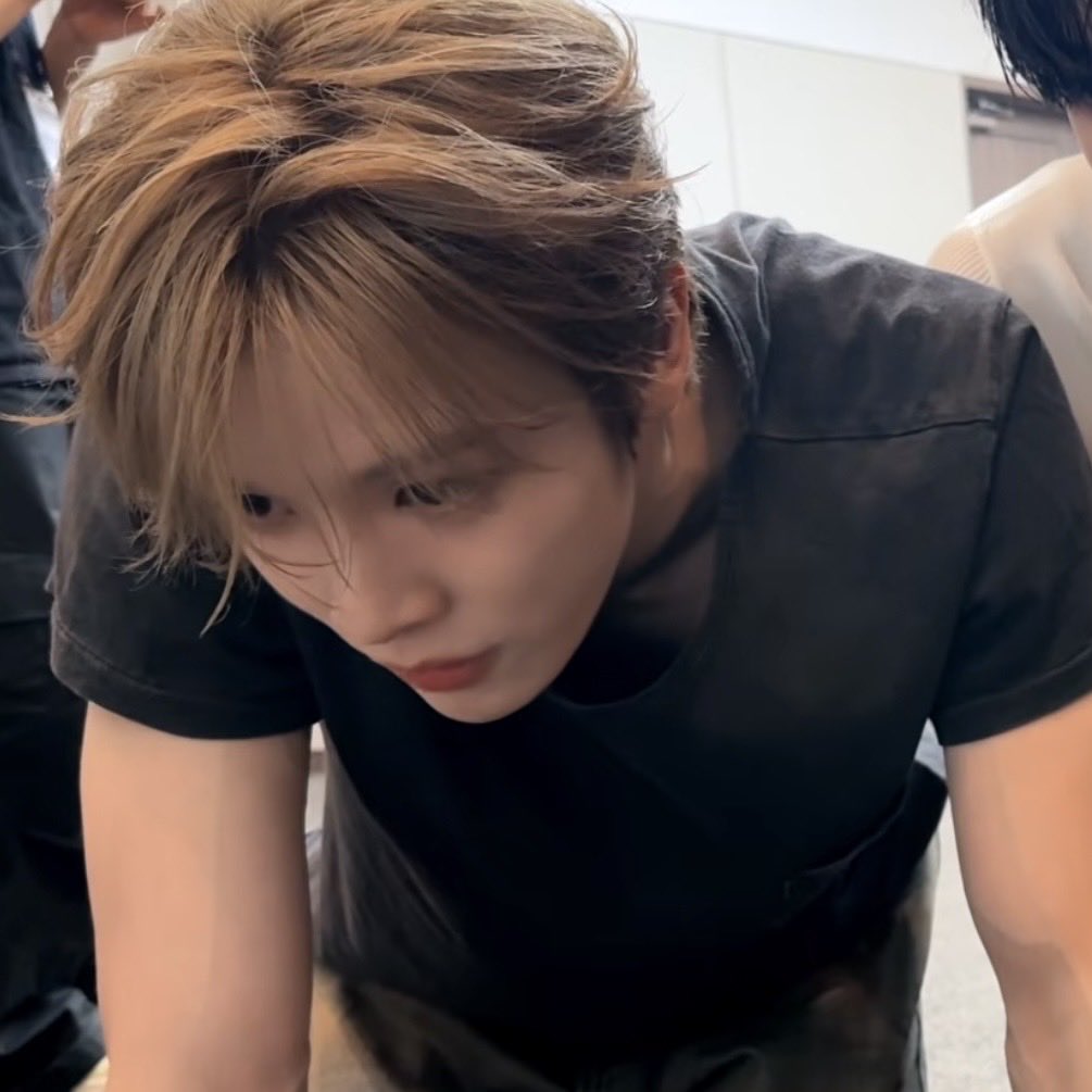 blessmebape's tweet photo. ทรงอะ https://t.co/IO34ZR5Oje