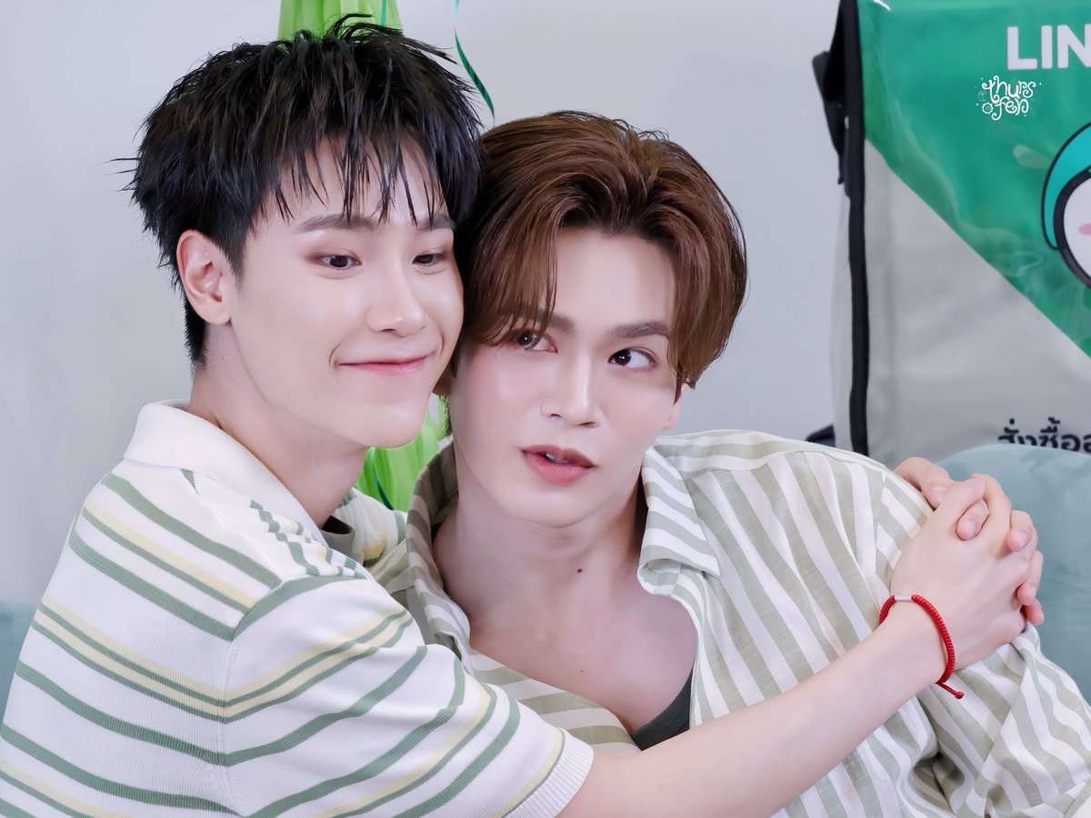 thursfeb's tweet photo. เขามีลูกเล่นนน คู่นี้อ่ะ 🐶🐱✨️

LINE MAN LIVE X Junior Mark

#LINEMANถูกสุดทุกวันxจูเนียร์มาร์ค
. ˚◞♡ ⃗  #junniorrs ⋅♡𓂃 #markjrtn ^ྀི૮ • ﻌ - ა https://t.co/i0CITSpKAA