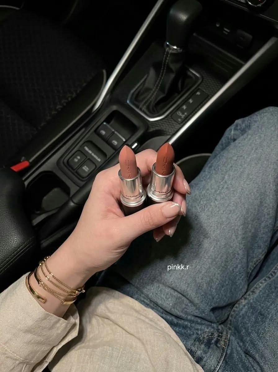 nazyeia's tweet photo. MENGIGIL AKU NAK PILIH SHADE MANA, SEMUA SHADE MAC LAWA MATTTT https://t.co/Y1JVyFUym3