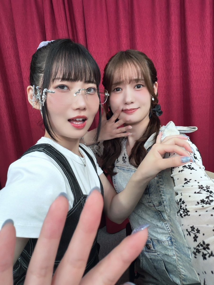 reina_kawamura6's tweet photo. #ウラめしや川村 ご視聴いただきありがとうございました〜！🍣

バンビと手巻き寿司...時間が本当にあっという間でめっっちゃ楽しかったしとっても美味しかったです！✨️

また遊びに来てね！バンビ🥰
(下の写真はメロバンビです。私のことを守ってくれてます。非常にメロいですね) https://t.co/T6ptgDjQyE