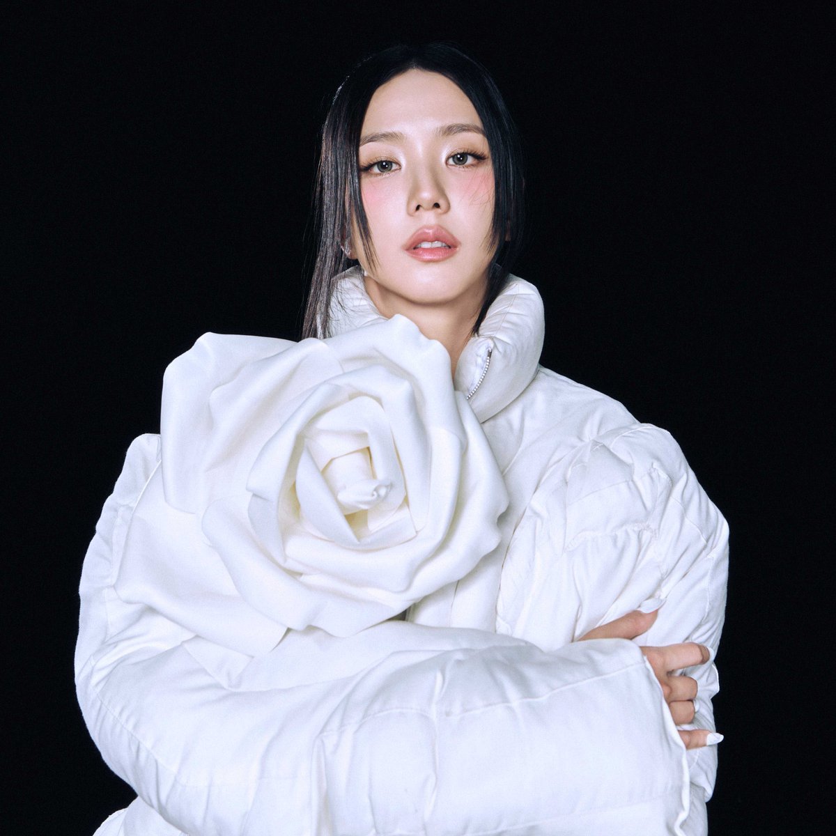 kchartsmaster's tweet photo. JISOO announces new single ‘CLICK.’ Out September 4. https://t.co/o8pcJRrhWo