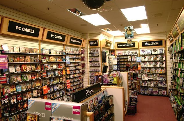 VideoGameHstry's tweet photo. Walking through video game stores in the 2000s https://t.co/fupw8rR8iV