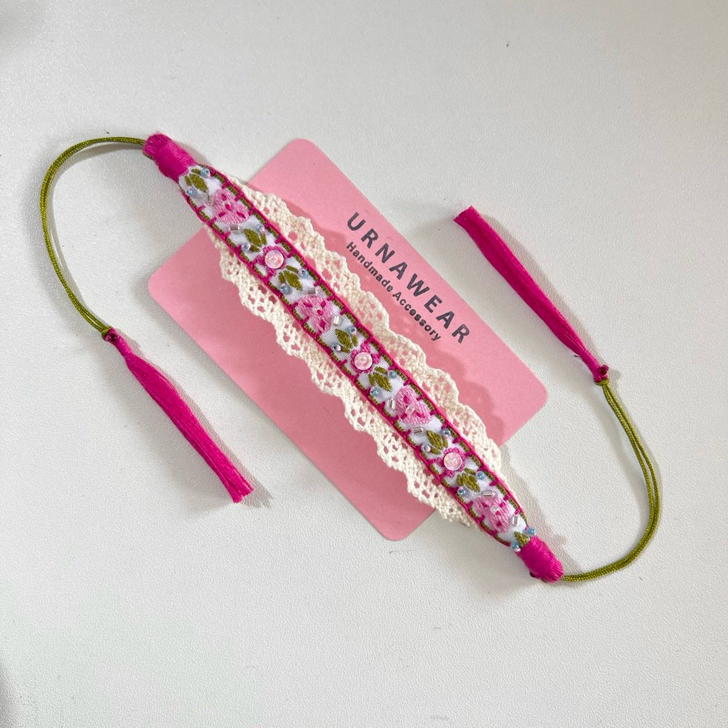doubleshotkopi's tweet photo. APA SIH MAHAKARYA INI KOK MURAH BANGET⁉️ akhirnya nemu juga gelang embroidery kayak gini dapet under 20rb doang 🎀😩 https://t.co/ZPZgZHRMro