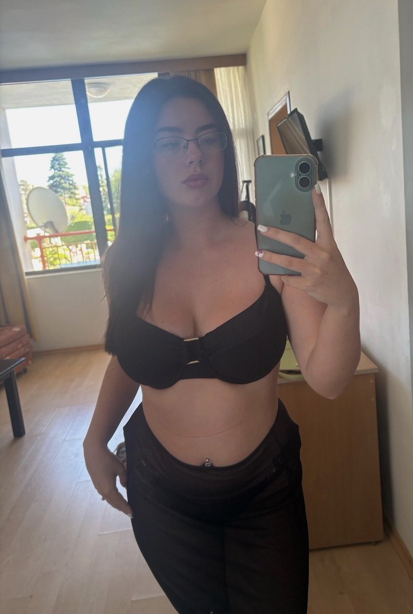 IrishGals2000's tweet photo. Natalia is just asking for your load over them glasses, who’s giving it to her?? #facial #wankchat #glasses #cumtribute #chav https://t.co/zTFPI7Yz3Q