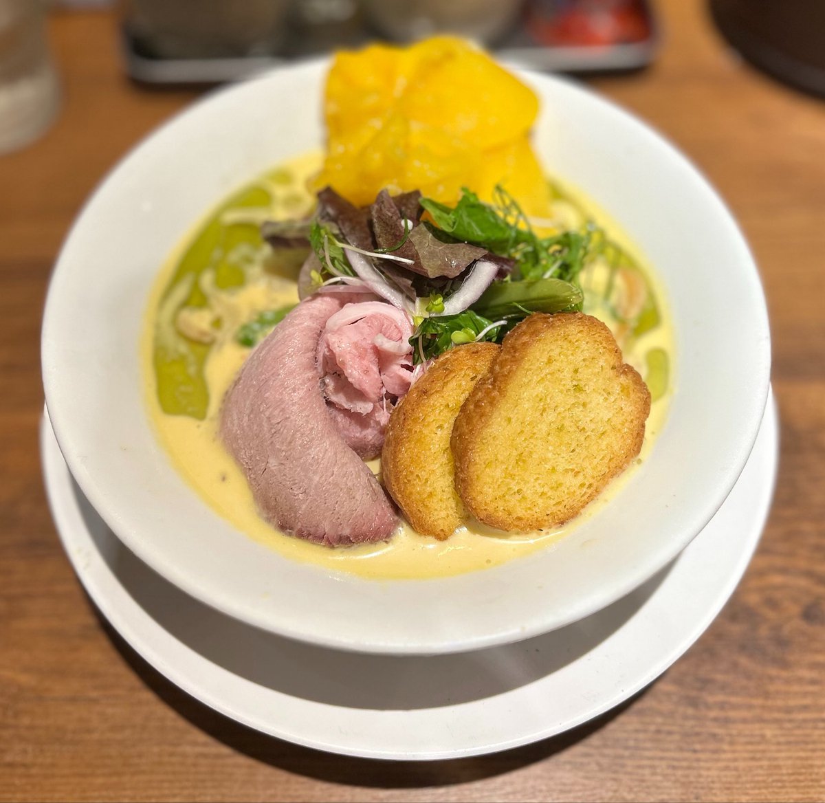 i1_ppg's tweet photo. 🍜麺屋58 さん✨

🍜一味を練りこんだ冷やし!!✨️
~ゆずMAX77~  夏野菜の冷製仕立て
🍜冷やコンポタ和え玉✨️

練り込まれた2種の麺が風味豊か☺️
ｽｰﾌﾟひとくち飲んだら美味さで感激
平ｼｪﾌ呼ぶwww🤣
お肉やわゎ~✨️和え玉ももちろん美味✨️

幸せな時間(*´ω｀*)

ごちそうさまでした🙏✨️🍜 https://t.co/45BVKSOngo