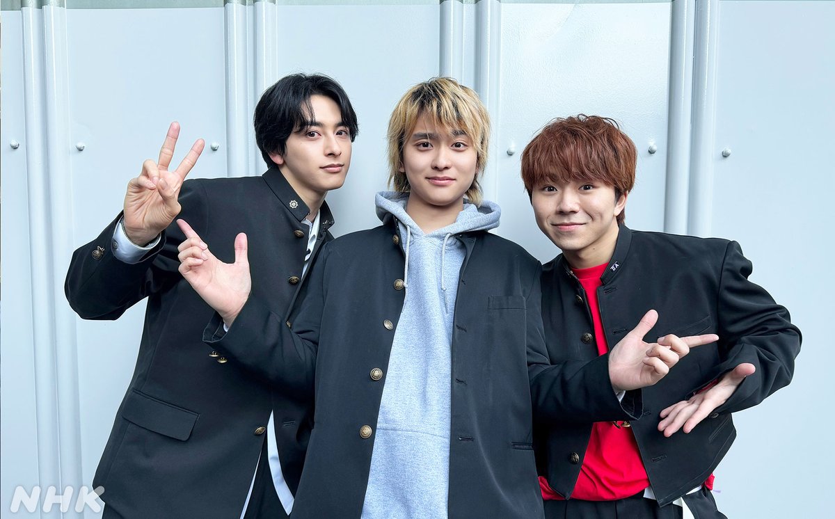 nhk_dramas's tweet photo. 🌙#夜ドラ【#税金で買った本📚】

＼放送まであと1時間／

総合にて、今夜10:45放送スタート！
ぜひご覧ください！

#奥平大兼 #新原泰佑 #下川恭平
📱公式HP
https://t.co/oFFU2lcWMZ https://t.co/gDsOqjzk97