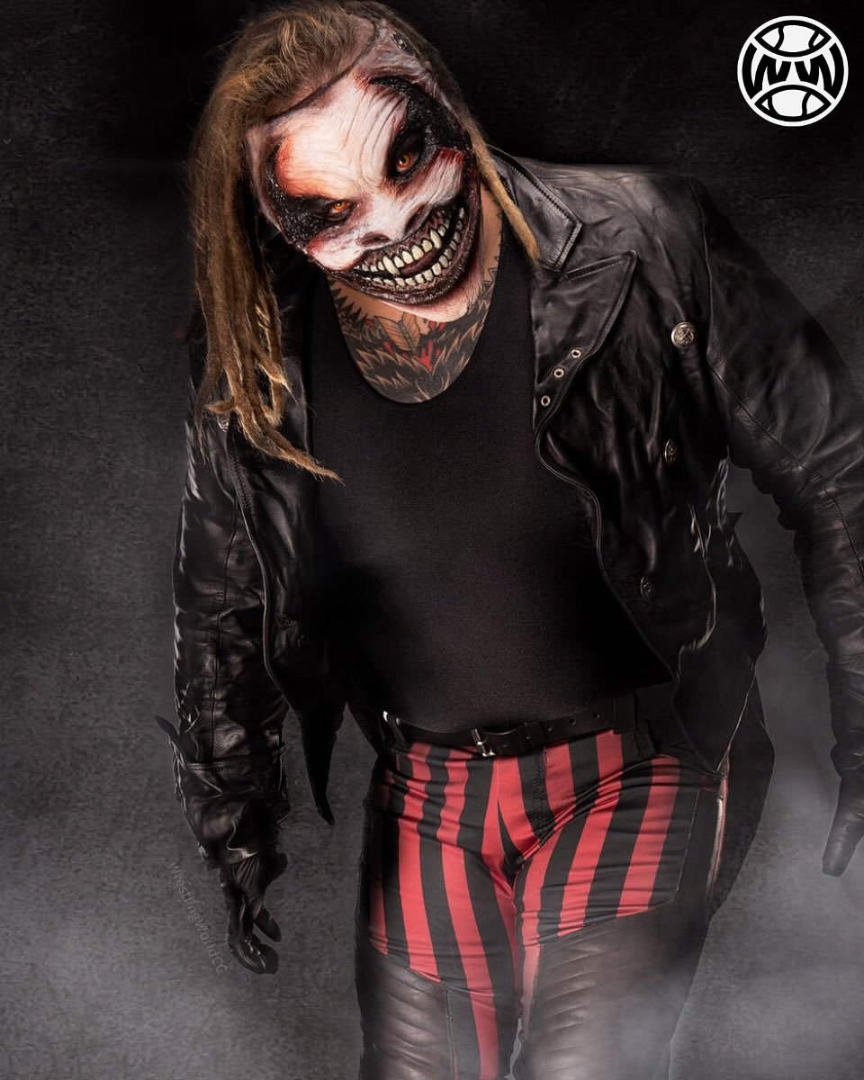javion213813's tweet photo. In honor of bray Wyatt passing what is your favorite bray Wyatt moment I'll start ⭕️🖤⭕️

The Wyatt family debut ⭕️

The fun house ⭕️

The debut of the fiend ⭕️

Bray Wyatt extreme rules return ⭕️

The pitch black match ⭕️ https://t.co/JZjWnukRNR