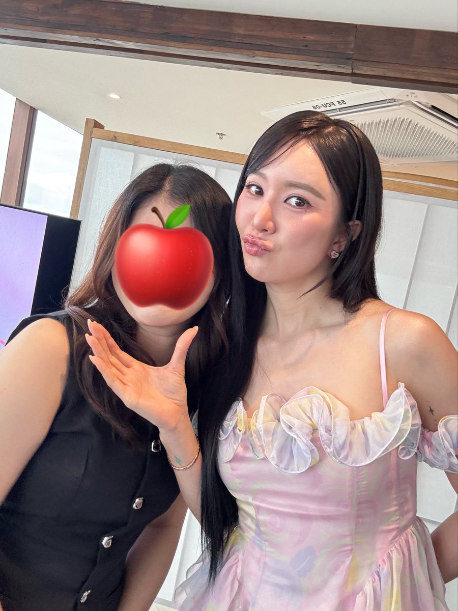 cinncn's tweet photo. 𝑚𝑦 𝑓𝑖𝑟𝑠𝑡 𝑝ℎ𝑜𝑡𝑜 𝑤𝑖𝑡ℎ 𝑝’𝑗𝑢𝑛𝑒 🍒🤍
𝑎 𝑙𝑖𝑡𝑡𝑙𝑒 𝑚𝑒𝑚𝑜𝑟𝑦, 𝑎 𝑙𝑖𝑡𝑡𝑙𝑒 𝑚𝑜𝑚𝑒𝑛𝑡 𝑖’𝑙𝑙 𝑘𝑒𝑒𝑝 𝑐𝑙𝑜𝑠𝑒 𝑡𝑜 𝑚𝑦 ℎ𝑒𝑎𝑟𝑡 🥹🤍

รอวันที่จะได้กลับมาต่อเธรดนี้ด้วยรูปใหม่ ๆ นะ 🤏🏻
แล้วจะค่อย ๆ ต่อเซตที่ 2, 3, 4… ♡ https://t.co/YRJGdLgm9y
