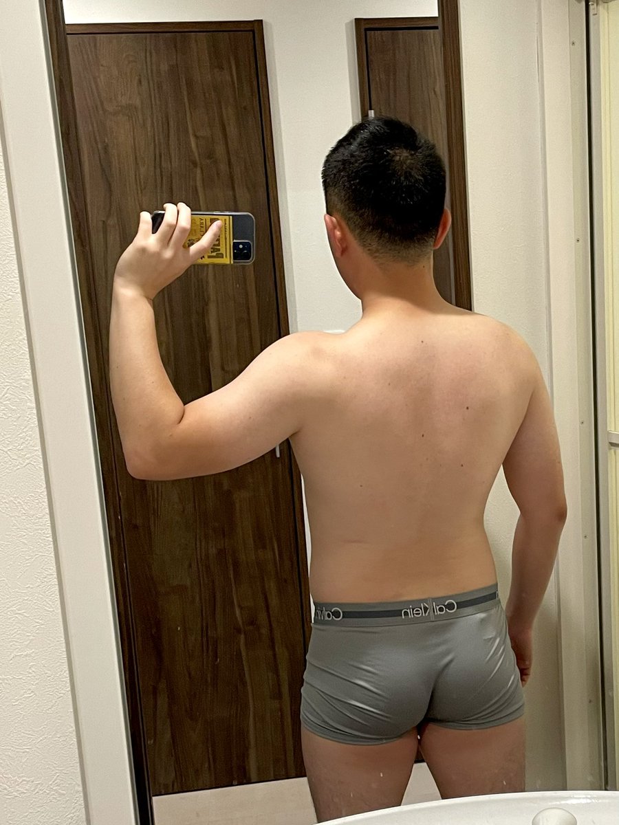 betaloh's tweet photo. 今日は久しぶりの懸垂🏋️‍♂️

目指せ20回💪💦

#筋トレ
#筋トレ男子
#筋肉
#ダイエット https://t.co/QhS6EteoEI