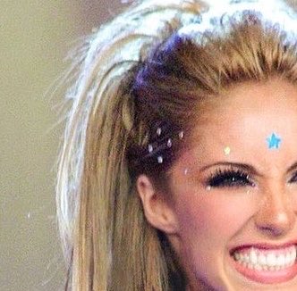 Soyanymaniaco's tweet photo. Anahí siempre fue muy adelantada a su época y todas las artistas que hoy “imponen moda”. No, ya Anahí lo hizo en los 2000.

It girl. Iconica siempre. https://t.co/UEzjvsV02V