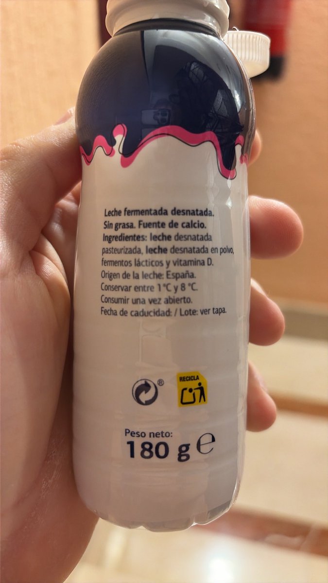 alex93rm's tweet photo. @FACUA @consumidores ¿como puedo denunciar este producto de DÍA que miente descaradamente en su etiquetado, vendiéndote "Kéfir" cuando en realidad es leche fermentada desnatada? https://t.co/47Bojx2G9G