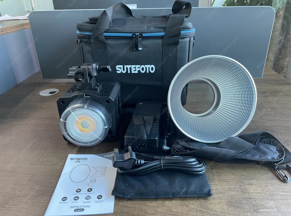Digital94Ng's tweet photo. Sutefoto P100 RGB LED Video Light, a highly popular, budget-friendly 100-watt continuous COB light widely used for YouTube content creation, livestreaming, and studio photography. 

Key Product Features
Power Output: 100 Watts delivering up to 43,700 Lux at 0.5 meters. https://t.co/boM8I6iM2I