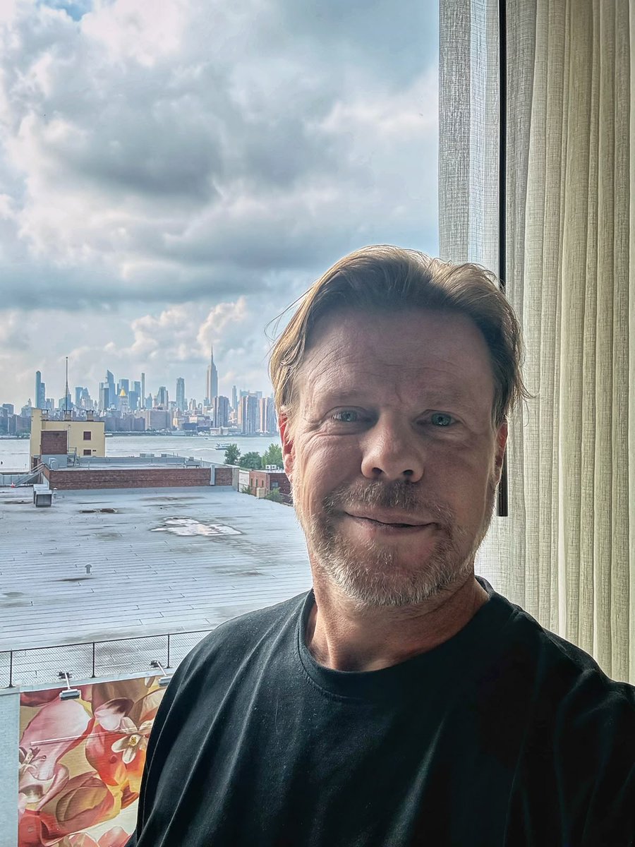 FerryCorsten's tweet photo. My sincere gratitude to the crew of flights KL641 and KL642 between Amsterdam and New York last weekend. Your kindness, warmth, and wonderful service truly made me feel at home throughout the journey. It’s the people who make a flight memorable, and you certainly did.  @KLM https://t.co/ZAjbrFX11R