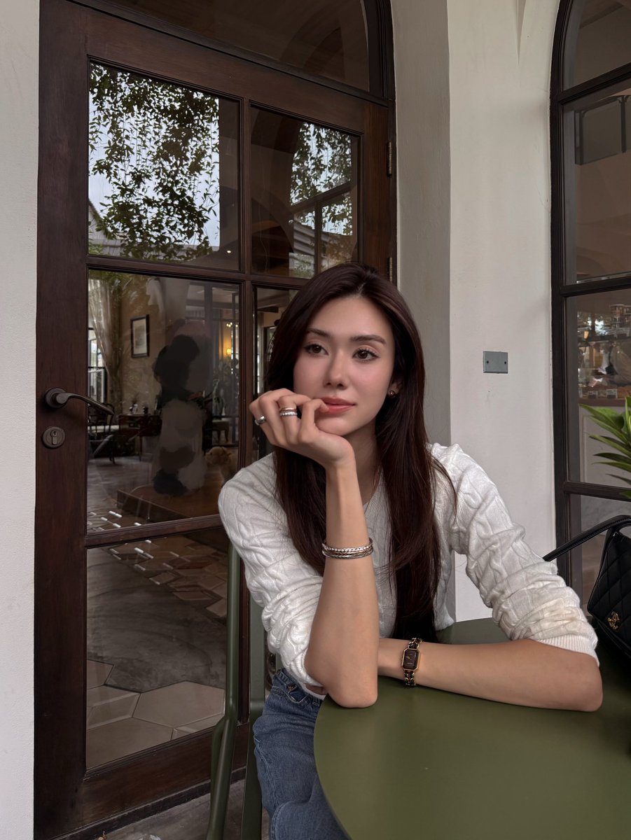 sweetleyaaa's tweet photo. ก็ปฏิเสธไม่ได้ว่าเราชอบคนหล่ออย่างน้อยในวันที่แบบ โอ้ย หงุดหงิดมาก มองหน้าปุ๊บเห้อออ อย่างน้อยเขาก็หล่อ https://t.co/aML34j3zWv