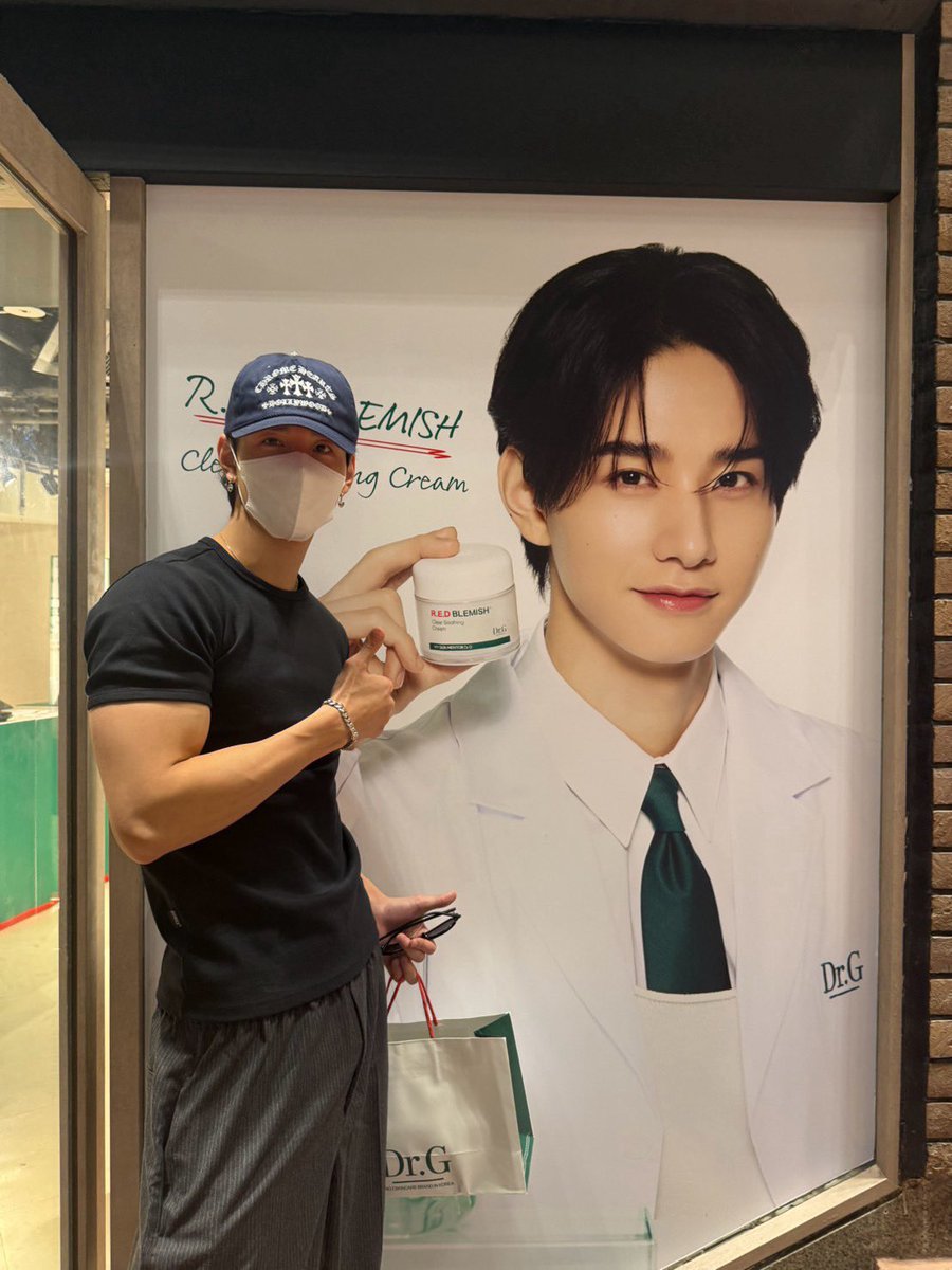 official_jo1's tweet photo. ［#佐藤景瑚］

プライベートで買いに行ったぁ〜

@drg_jp_official 
#ドクタージー
#JO1 #KEIGO https://t.co/Sa1aQgv1Qv