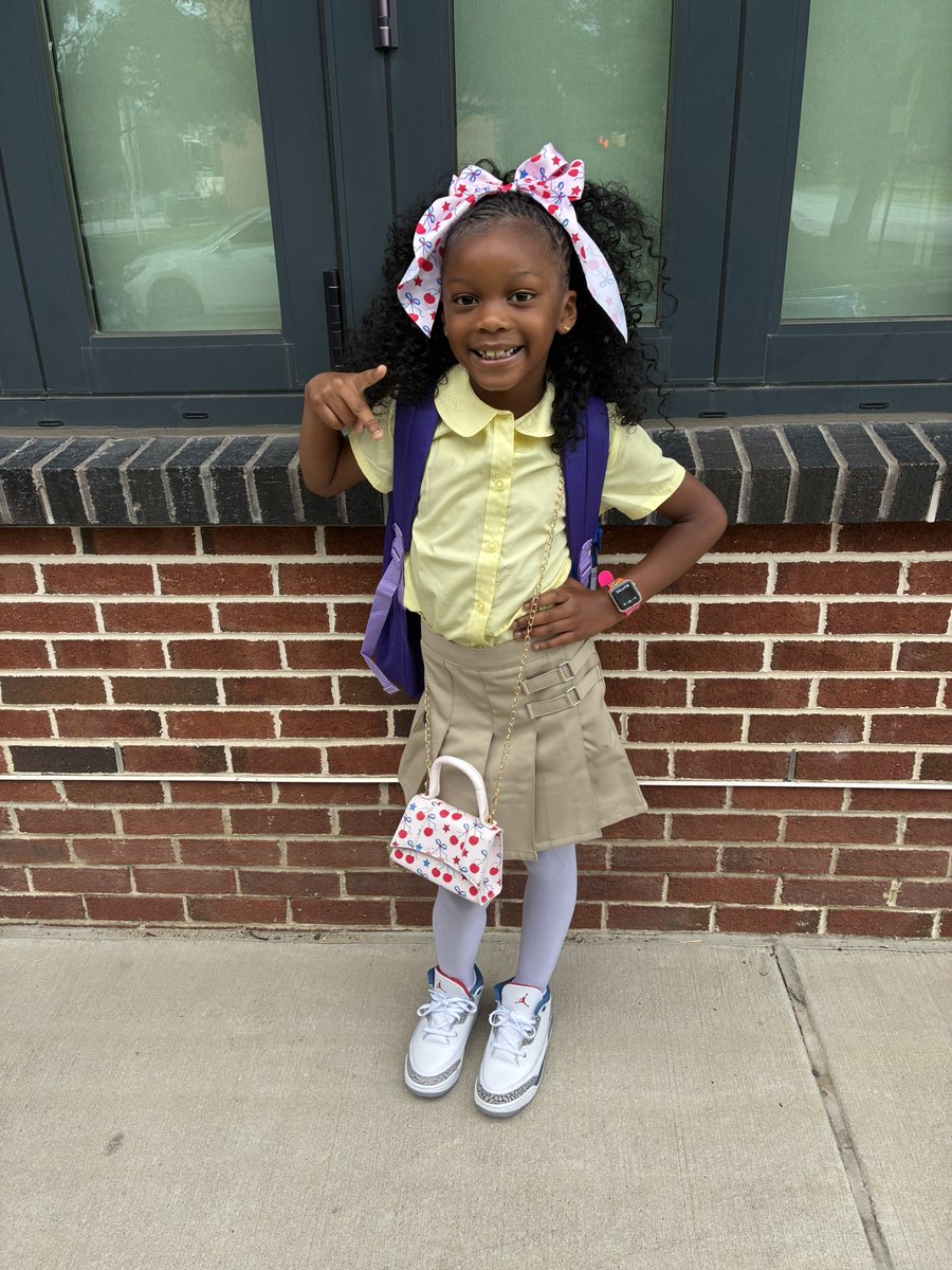 1Mekhi23's tweet photo. You make me proud kid๐ฅนโค๏ธ I love you so much have a good day princess๐๐ธ #Firstday๐๐ https://t.co/7ZrZFbnFG5