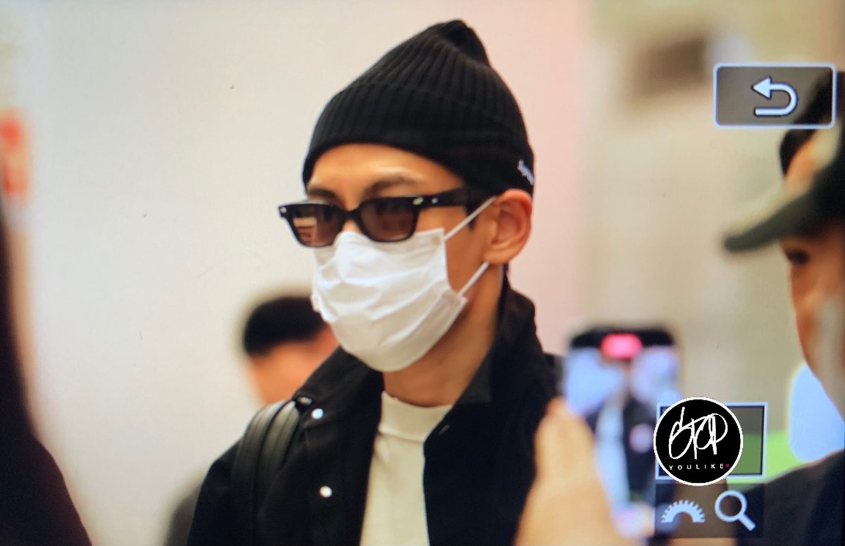 gtop_youlike's tweet photo. [PREVIEW] 260824 입국

😷😎🖤

#T_O_P #탑 #CHOISEUNGHYUN #최승현  
#TOP_PRESTUDIO
#GTOPYOULIKE #지탑유라이크 https://t.co/ghQ2W29lew