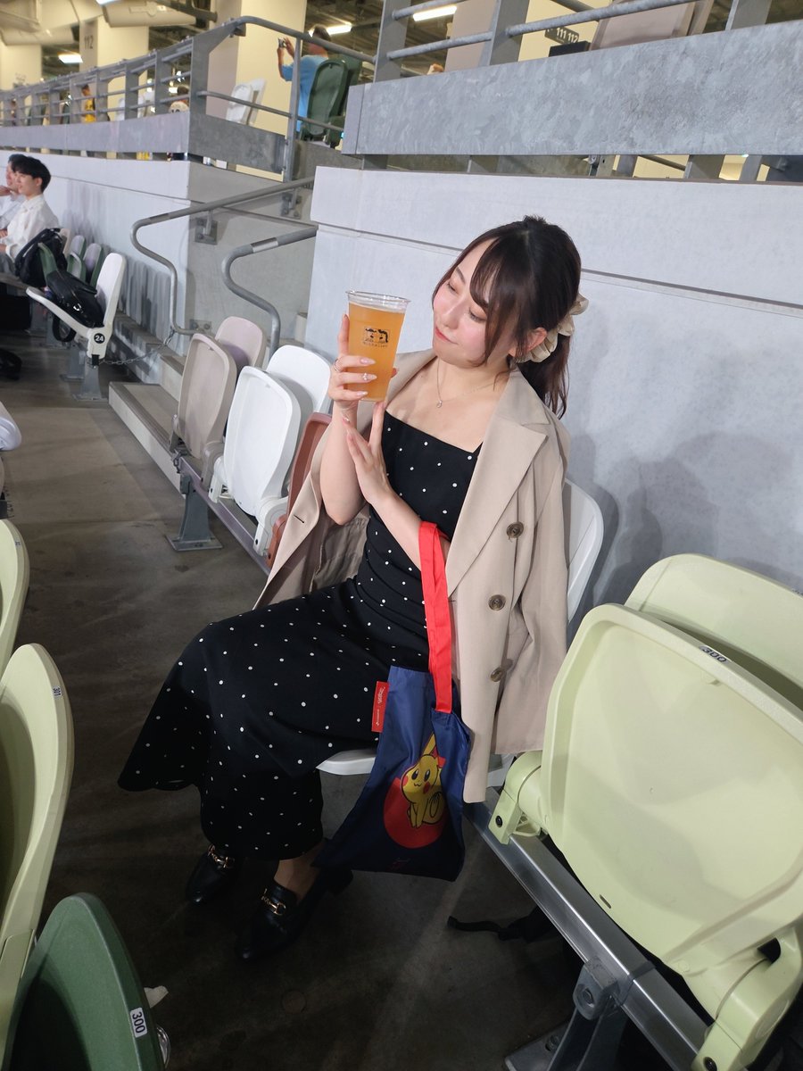 wegumi_'s tweet photo. #FC東京 vs #ジェフユナイテッド千葉 戦に⚽
ピカチュウのエコバッグもらって嬉しい人。笑
ナイターの演出が良すぎた🎆
(ゼルの試合以外はじめて観戦しました！)

#Jリーグ
#サッカー観戦 https://t.co/Bsi3u4BI6i