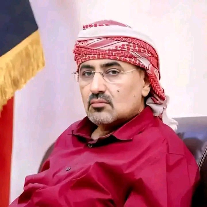 hnanbawzyr04's tweet photo. صور الرئيس عيدروس الزبيدي

اشعلوا بها مواقع التواصل الاجتماعي 
خلّوا صور الرئيس في كل الصفحات والحسابات، وخلو حضور الجنوب وصوت شعبه يوصل للجميع. https://t.co/Njod2AAf6h
