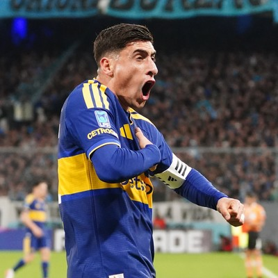 BocaEnLaCopa's tweet photo. 60 goles en sus casi 3 años en Boca. Es el 4° goleador extranjero de la historia y está a 11 goles de meterse en el Top20 histórico de goleadores del club.

Miles de veces nos enojamos con él por sus limitaciones y altibajos, pero el tiempo va a poner a Merentiel donde se merece. https://t.co/XA2vBfjToS