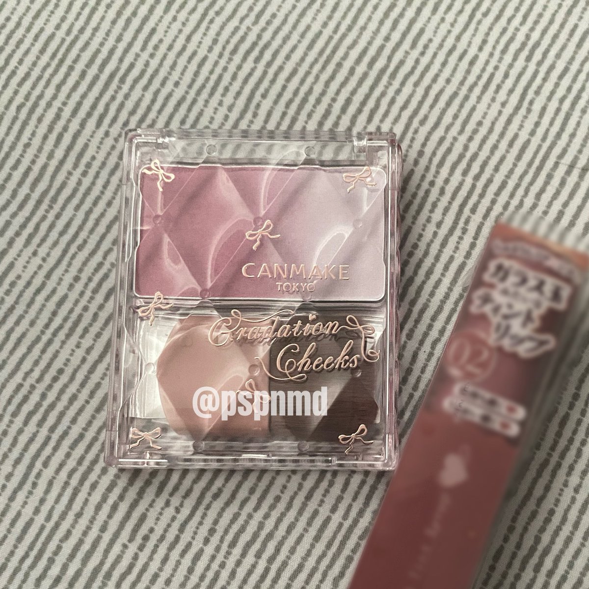 pspnmd's tweet photo. canmake graduation cheek 01 🪽

รุ่นนี้ยังไม่มีขายในไทย หิ้วมาคับ ลองไปหนึ่งครั้ง !

สียังไม่เข้ากับตัวเองเลยส่งต่อที่ 250฿ ส่งฟรีค่า

#ส่งต่อคสอ #ส่งต่อเครื่องสําอางค์ #ส่งต่อเครื่องสําอาง #ส่งต่อ  #ส่งต่อcanmake #ส่งต่อบลัชออน #คสอ #canmake https://t.co/puUNkcuB7F