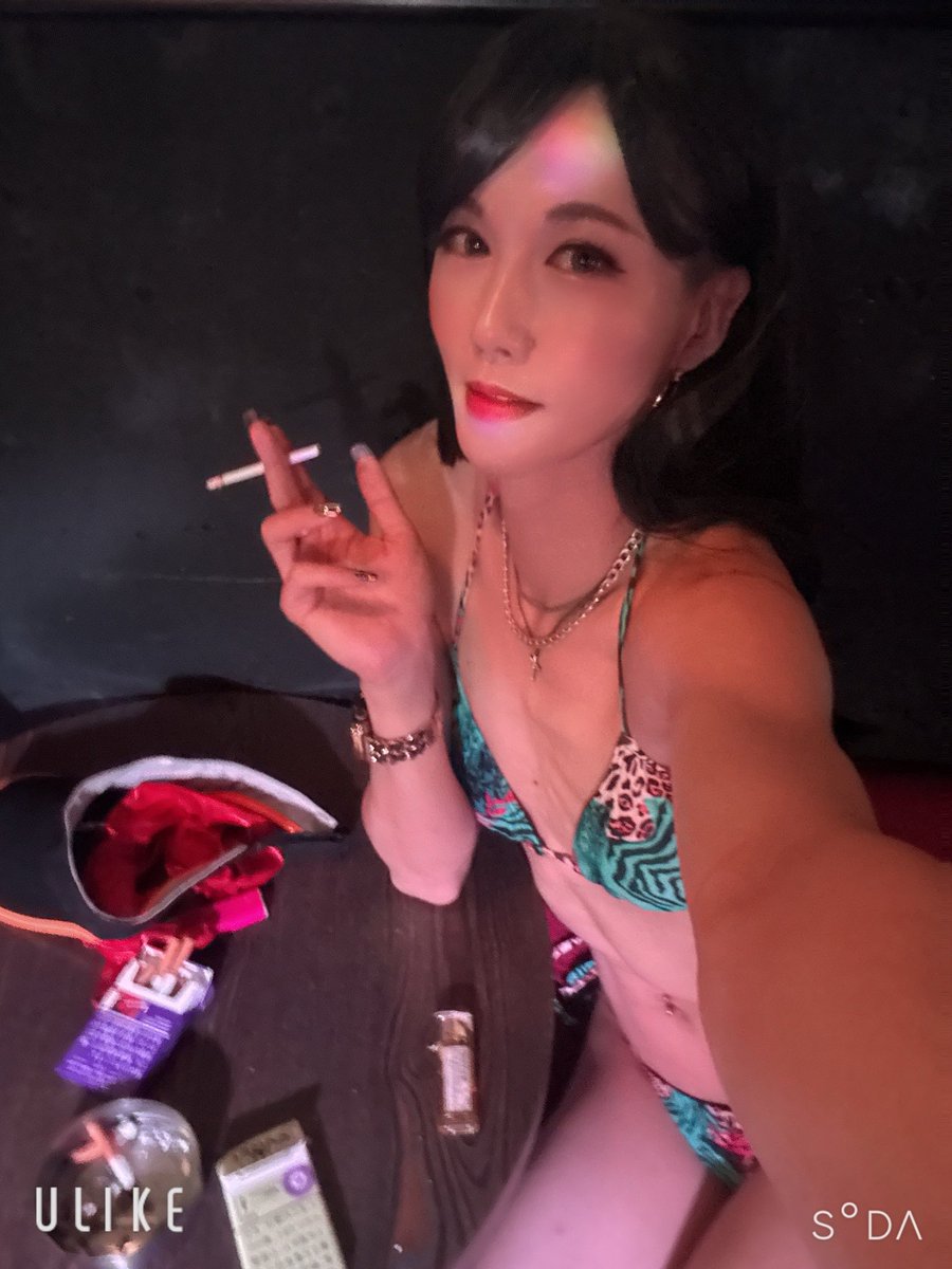aki_aki7930's tweet photo. ひとりグラビア撮影 https://t.co/jknslkwNtc