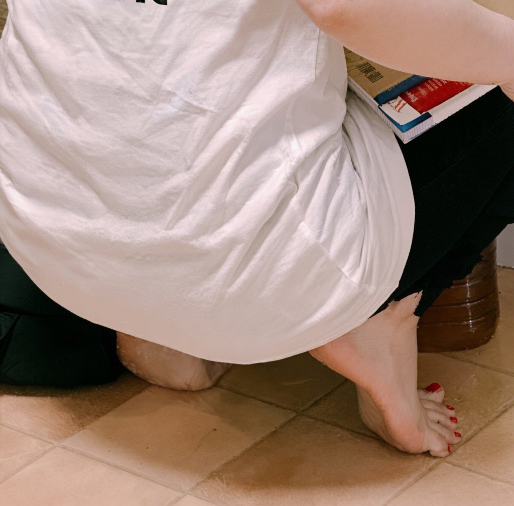 Y1yJu's tweet photo. 👑好きな子にアクションしてね👑
足.足裏.足臭.素足.靴下.中敷.靴 フェチ❤️ https://t.co/cHdqZZ07kf