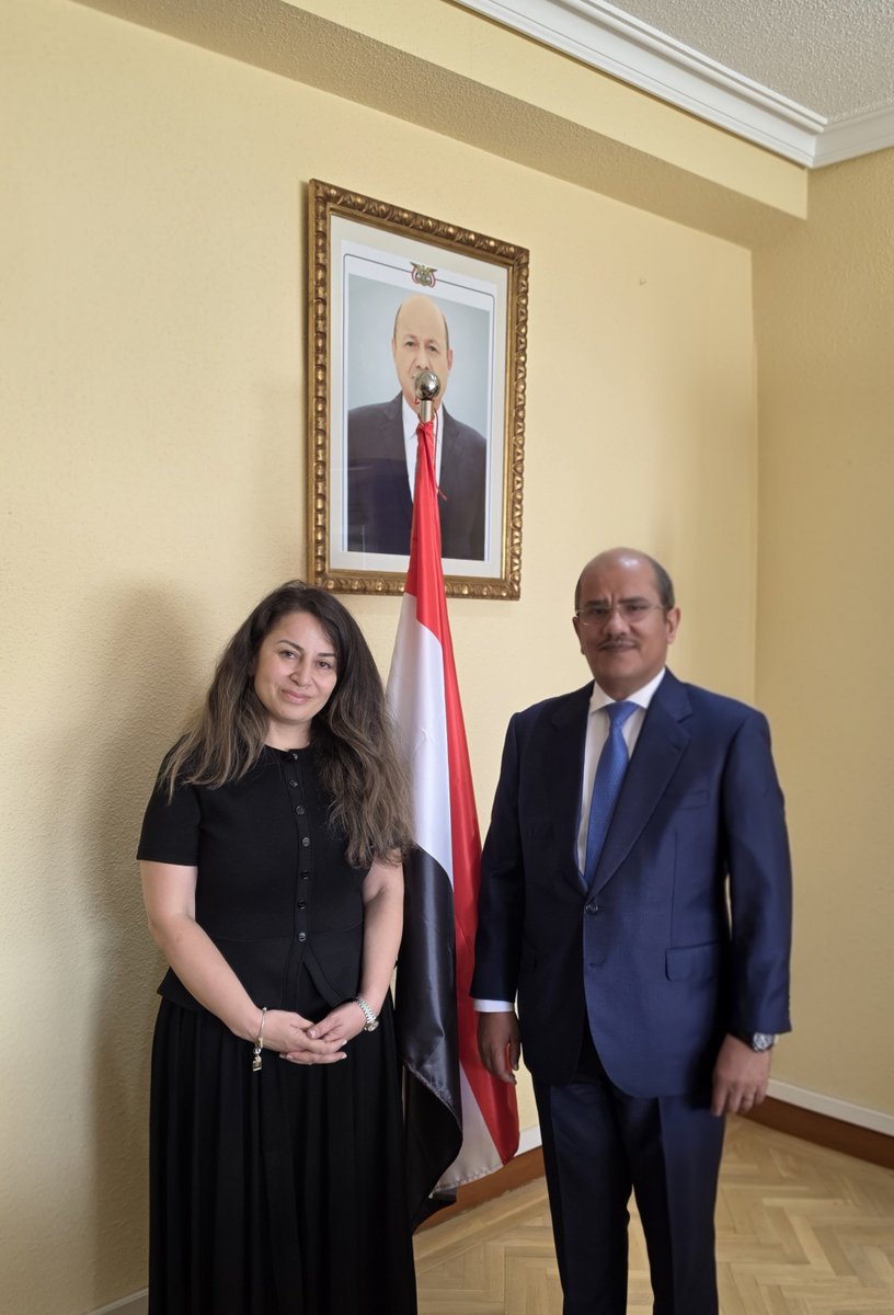 Yemenembspain's tweet photo. استقبل سعادة السفير أوس العود  بمكتبه في مقر السفارة هذا اليوم السيدة سؤدد نجم   القائم بأعمال بعثة جامعة  الدول العربية في مدريد وذلك في لقاء تعارف وجرى خلال اللقاء التطرق الى العلاقات الثنائية و سبل تعزيز التعاون المشترك وتنسيق المواقف التى تهم البعثتين  . https://t.co/SRkLbeouRO