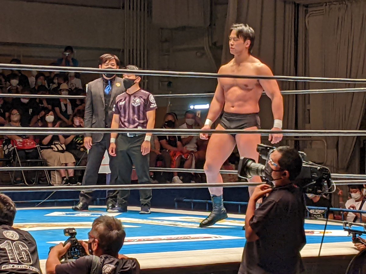 kijimamore's tweet photo. 大岩選手の昔の写真を貼る流れきてるな！
2022年　仙台　→　郡山　→　後楽園
数カ月のうちにメキメキ身体でかくなっていった https://t.co/mpnAnNll7F