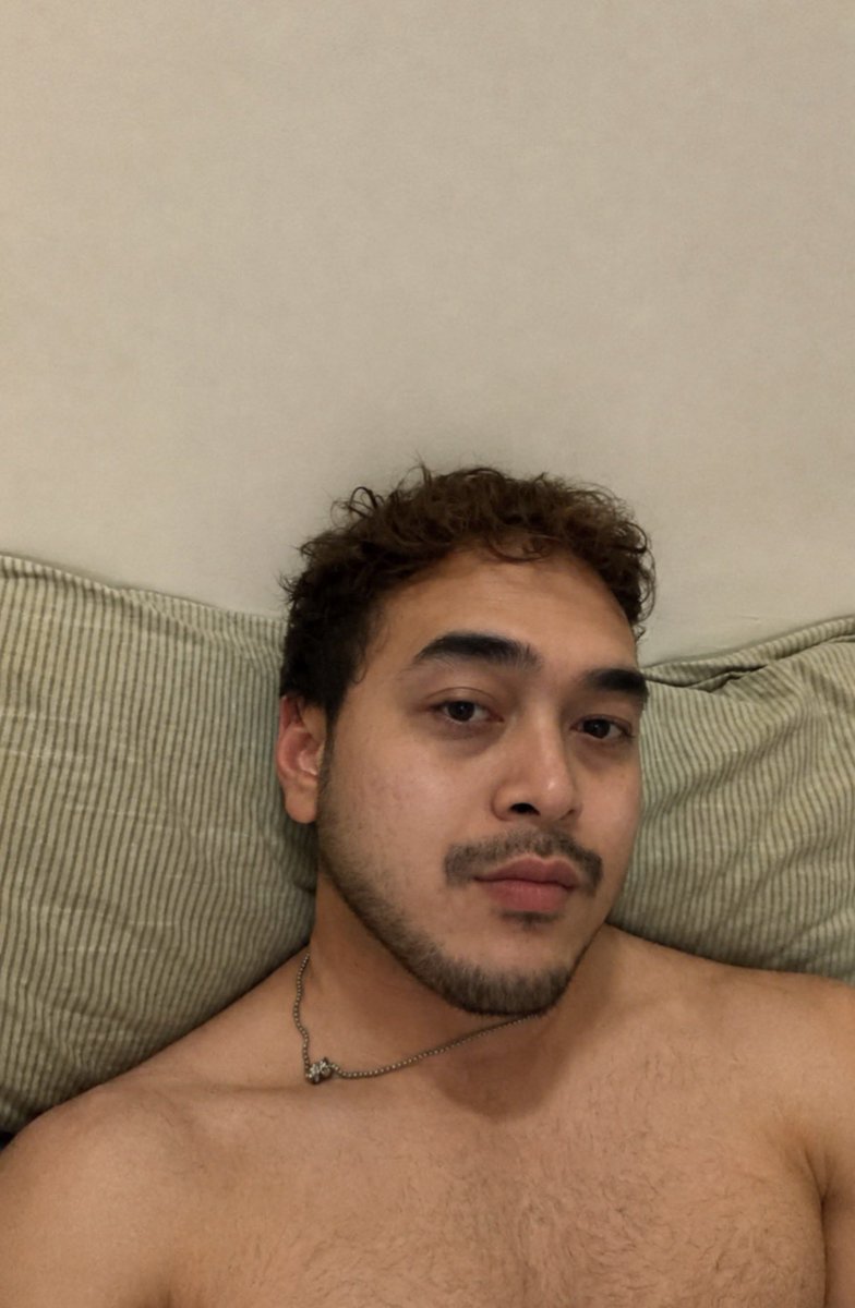 zaxzefron's tweet photo. ok esok cuti. mood bermalasan sampai esok 😴 https://t.co/l4HG98Jrcp
