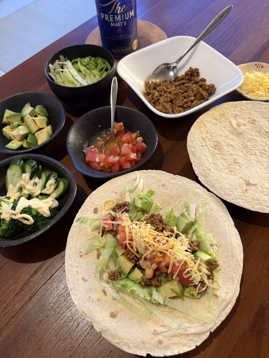 Kitchen_Molo's tweet photo. 夏らしくトルティーヤで🌮
いやぁ〜美味かった😋

＃タコス ＃トルティーヤ https://t.co/uLqoxz535b