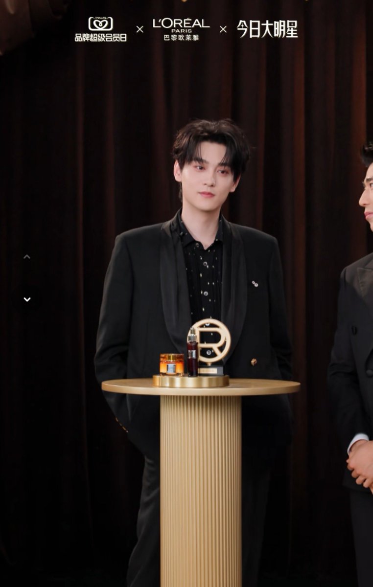 TianXuningVT's tweet photo. 😭😭😭😭

it ended. how do you feel after the live? 

sad
depressed post-live
happy
excited
recharged

XUNING MEETS THE LIGHT 
#TXNxLorealParisLive https://t.co/LwrFsNdcpR