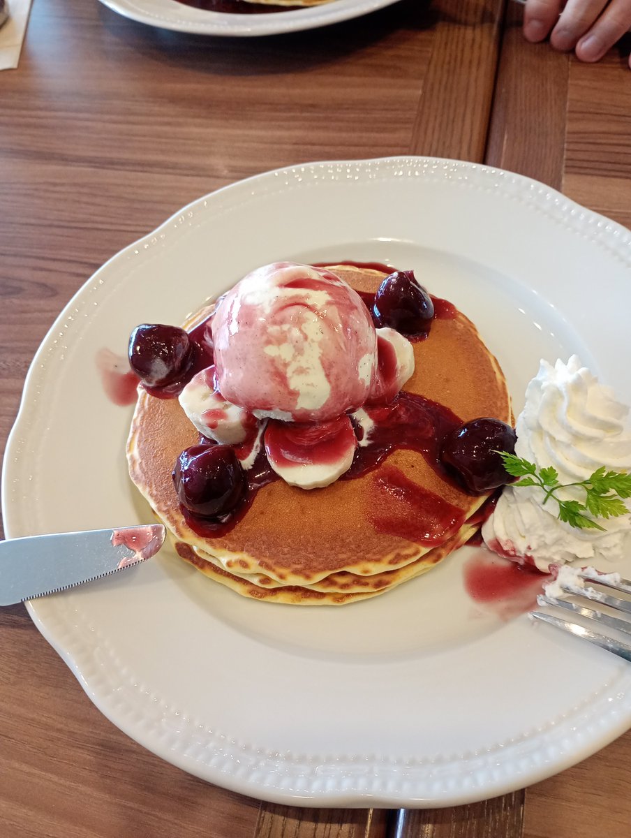 akiaki_wolf's tweet photo. 昨日だけどパンケーキ食べてきた☺@羽田空港　美味しかったよ〜😍 https://t.co/diPujJ9f7P