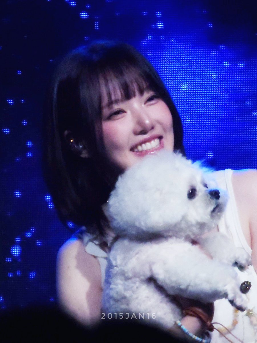 2015jan16's tweet photo. 260816 예린 팬콘 STAR BLOOM 2PM

예린 feat. HAPPY 🤍

#YERIN #예린 https://t.co/8feFYE5cwD