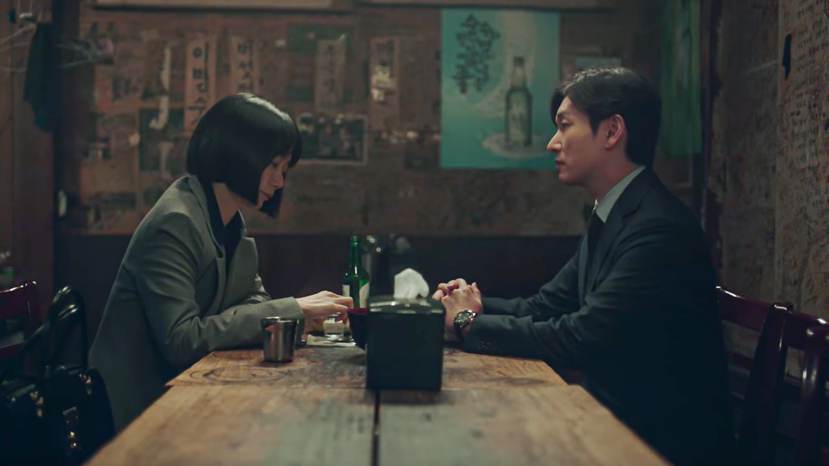 gongdukhaejang's tweet photo. - 나 결혼한다는거 아무도 안 말리더라고.
- 말린다고 들을 분은 아니잖습니까 경감님이.
- 모르지. 황검사님 말은 들었을지. https://t.co/ZgXlGdmFCx