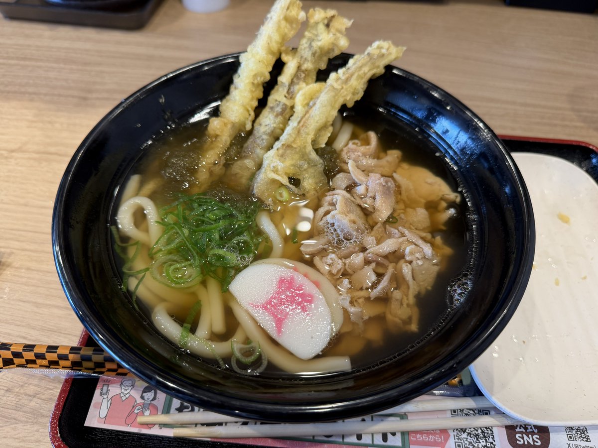 b_ik_o's tweet photo. 某うどんチェーン店
関西は結構いい線いってると思う
関東は違いすぎて…… https://t.co/5JMT1mot7l