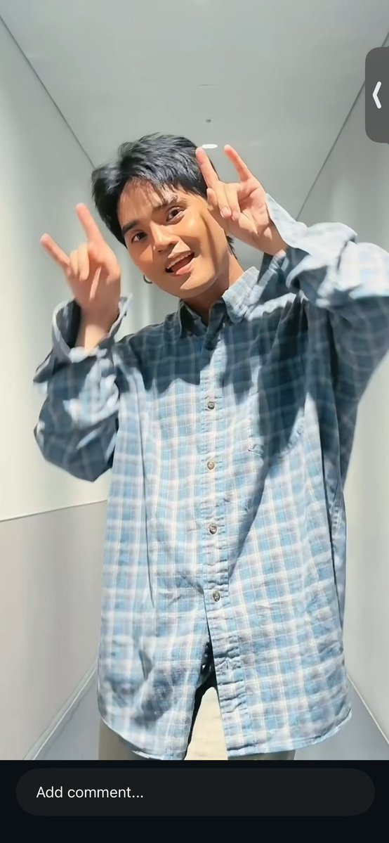 Sb_19_papi's tweet photo. 来月のタイ音楽祭のために写真フォルダ整理しても整理しても終わらん！！！
だってまた写真増やすんだもん！！！
クソ！！あ、この最年長さん達相変わらず可愛い(   ˙³˙  )🫶 https://t.co/ZrztJOP5rt