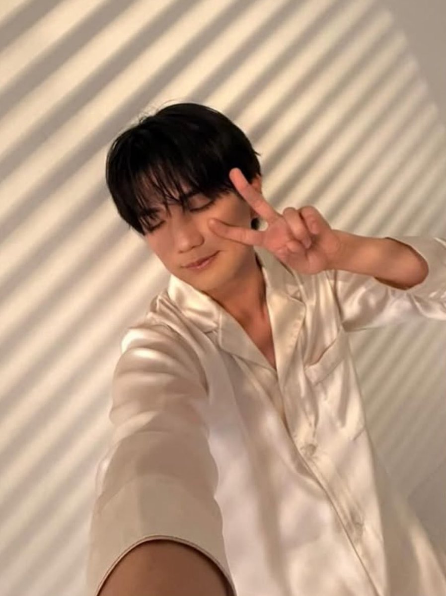 masaka_doing's tweet photo. 【速報】正門良規さん、齢30を手前に自撮りが上手くなる
#かどすたぐらむ https://t.co/afyrI2jei3